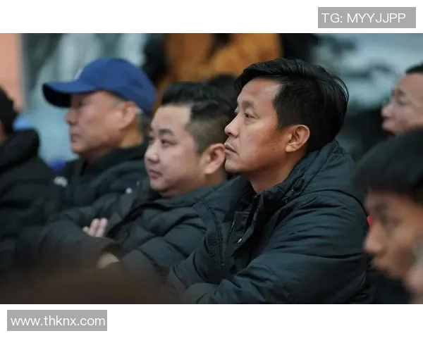 上海足球队转型之路的真实记录与背后故事探索 上海足球队转型之路的真实记录与背后故事探索